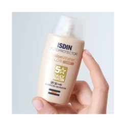 Isdin Fusion Water Color Light Fotoprotezione Colorata Ultraleggera 50ml SPF50