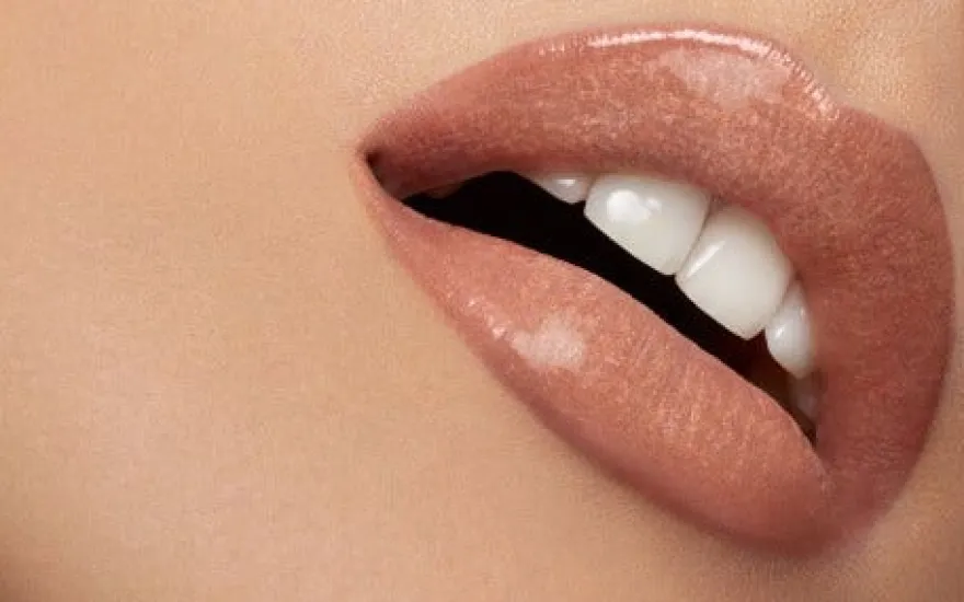 Miss Pupa Rossetto Ultra Brillante 600 Champagne 2,4ml