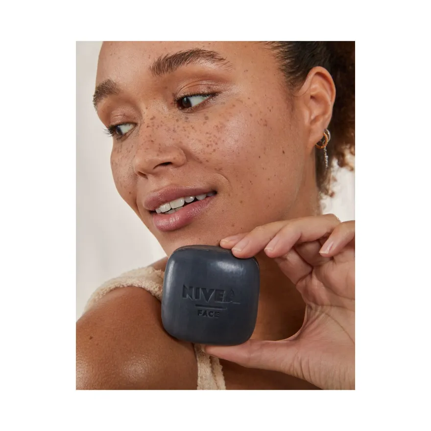 Nivea Naturally Clean Scrub Viso Solido Pulizia Profonda Scrub Detergente Viso Solido 75g