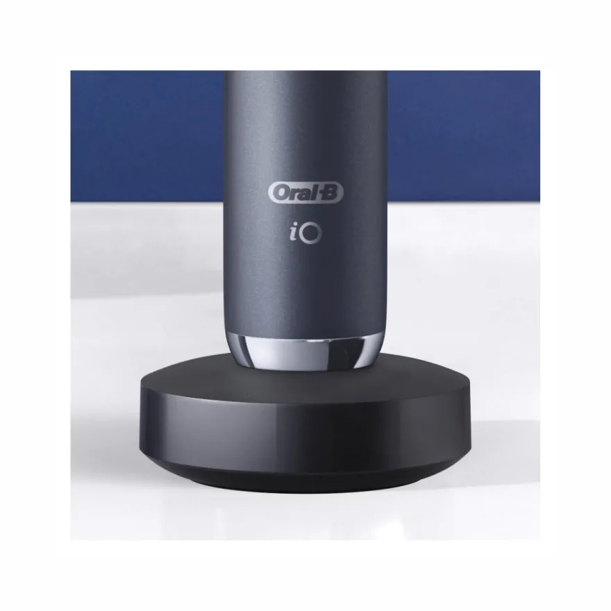 Oral-B Spazzolino Elettrico Ricaricabile iO 9N Nero, 2 Testine, 1 Custodia Da Viaggio Ricaricabile, 1 Spazzolino