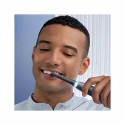 Oral-B Spazzolino Elettrico Ricaricabile iO 7S Nero, 2 Testine, 1 Custodia Da Viaggio, 1 Spazzolino